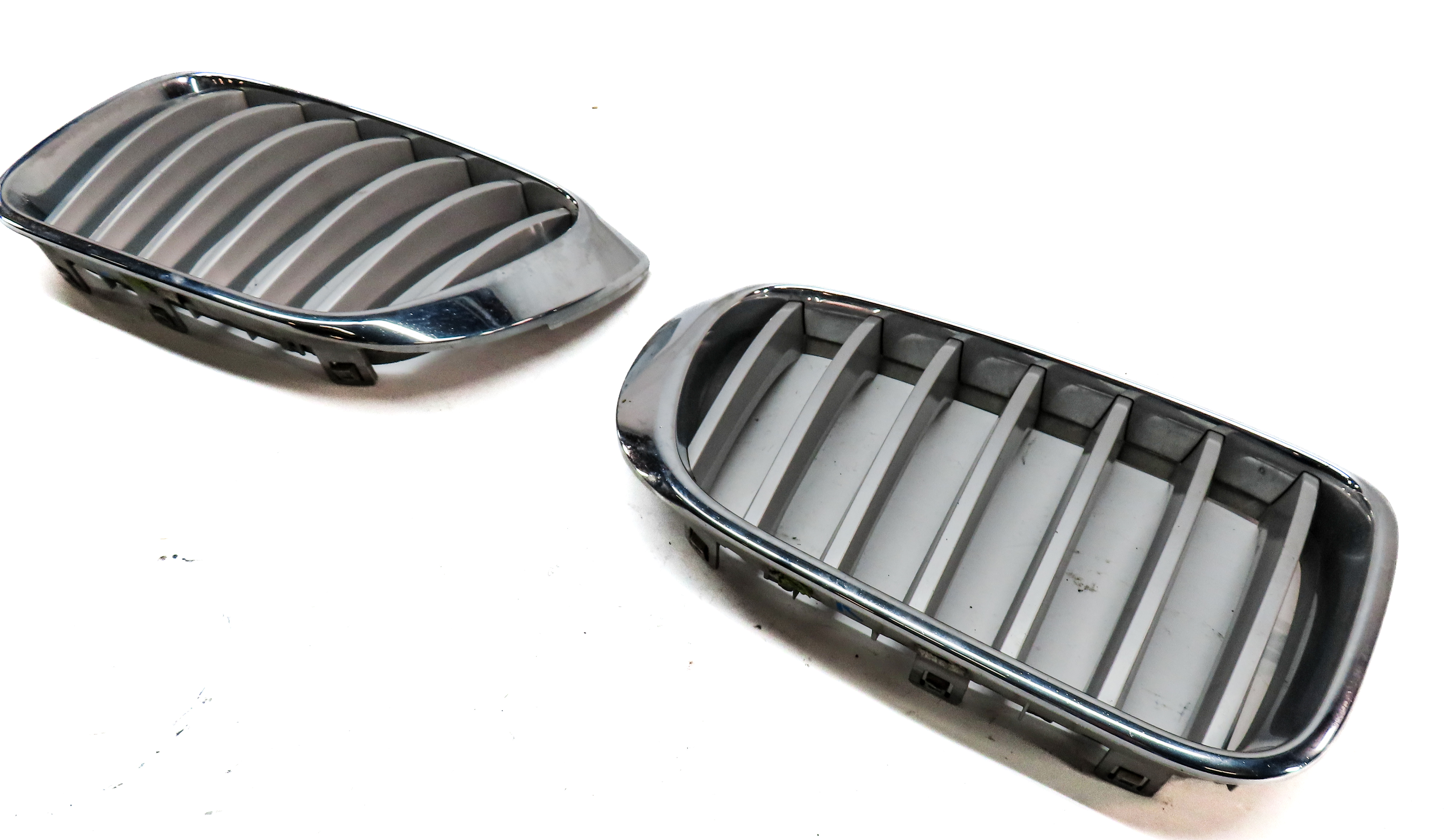15-18 BMW X3 X4 (F25 F26) FRONT LEFT & RIGHT BUMPER KIDNEY GRILLE SET 2 (CHROME) — exact item pictured